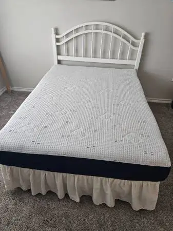 Headboard, Bedframe & Mattress - Full Size