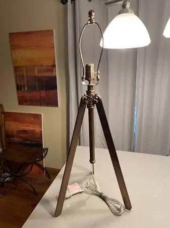 BEAUTIFUL BRASS INDUSTRIAL TABLE LAMP