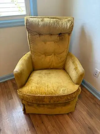 Comfortable, Clean Gold Rocker
