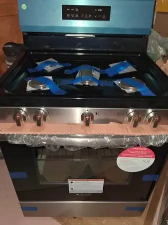 New Frigidaire gas free standing Range