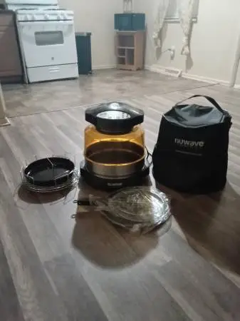 AIR FRYER LIKE NEW