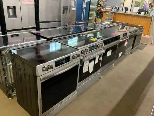**WEEKEND SALES**SLIDE IN STOVES**ON SALE NOW A1 APPLIANCE**