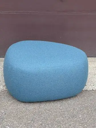 ROOM &. BOARD ASHER OTTOMAN 32 Inches Long 16 inches tall
