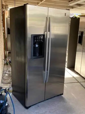 GE COUNTER DEPTH STAINLESS REFRIGERATOR SIDE BY SIDE