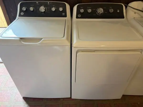 New ge extra large capacity 4.5 washer and matching 7.3 elect dryer