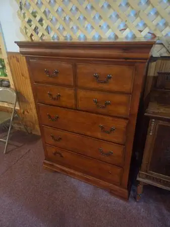 Auction Furniture
