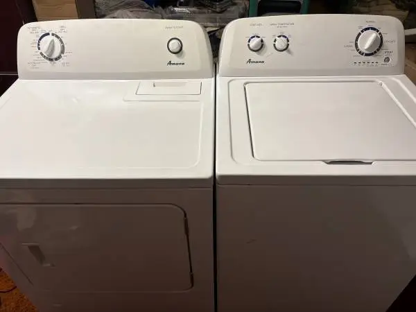 WASHER AND DRYER WORKS GREAT CAN DELIVER