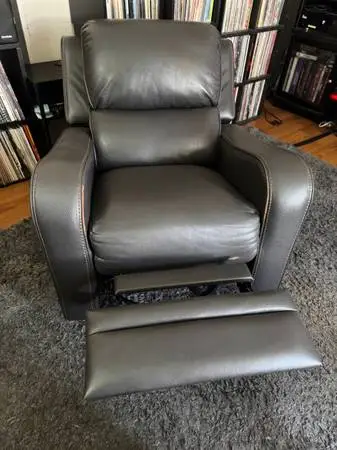 Living Spaces Scorpio Swivel Glider Recliner – Dark Grey