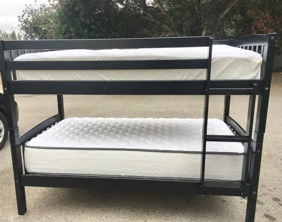•••••Twin Bunk Bed with Mattresses •••••