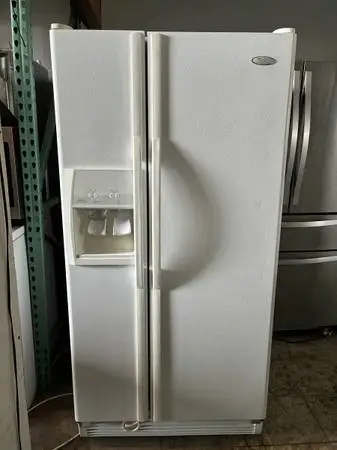 Whirlpool White Side by Side Refrigerator with water & ice dispenser