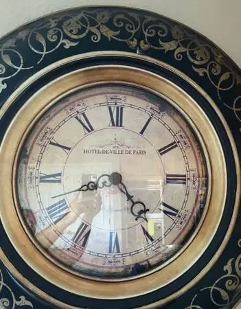 Gorgeous Large Vintage Heritier CLOCK 35” diameter.