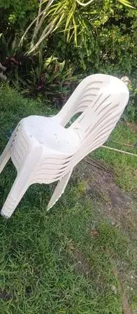 6 white plastic chairs for sale