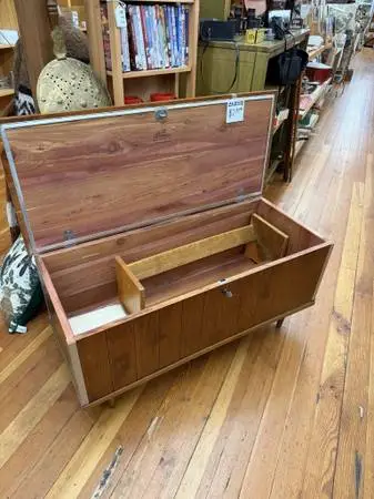 Vintage Lane Cedar Chests<1 w/Bottom Drawer