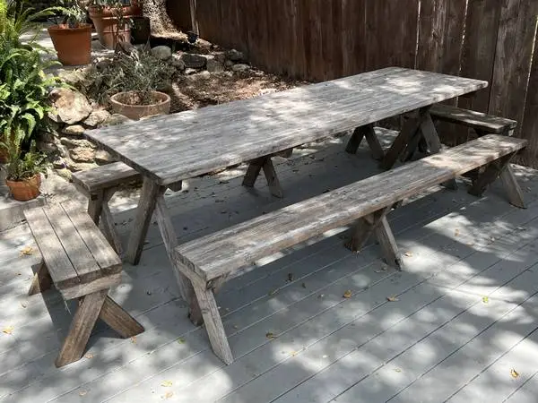 EXTRA LARGE PICNIC TABLE + 4 BENCHES