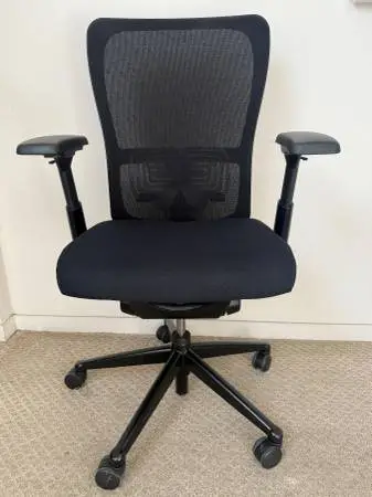 (25) Haworth Zody Chairs. PAL Back System, Fully Adjustable. 4D Arms