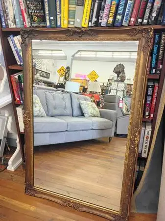 New Estate Loads>Furniture/Decor,Records/Movies,Books/Comics,Antiques