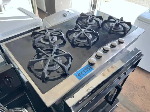 Viking  DGCU1655BSB  Gas Cooktop 5 Burner Stainless Steel 36 Inch