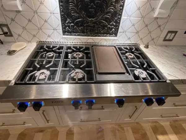 48” Viking Range Top in excellent condition