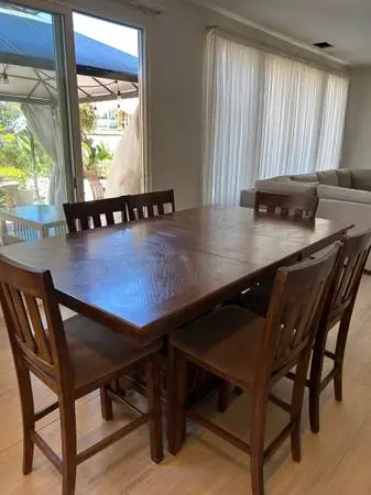 Dinning Table and 6 chairs