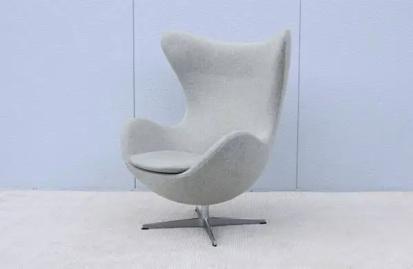 Danish Mid-Century Arne Jacobsen for Fritz Hansen Egg Lounge Chair
