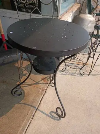Lots of New Home Decor,Furnture,Tools,Clothes,Movies,CDs,Records,Art