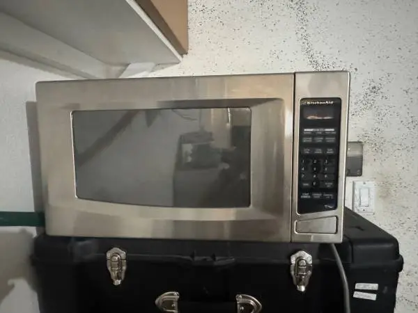 Kitchen Aid Microwave - Like New.