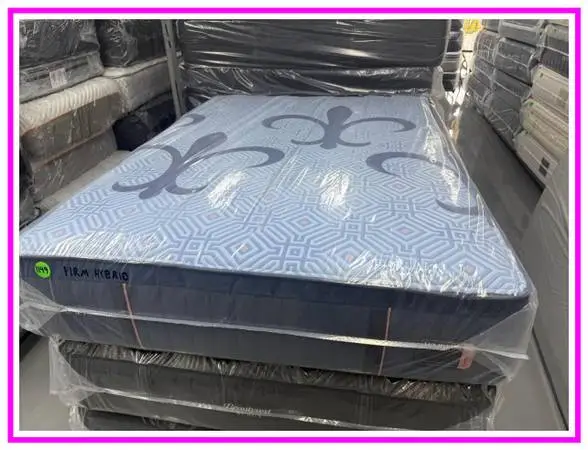 Queen Size Stearns & Foster Lux Estate Hybrid Mattress & Box Bed Set