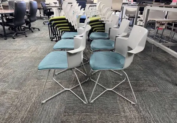 Steelcase Guest Chairs / Modern Office Chair