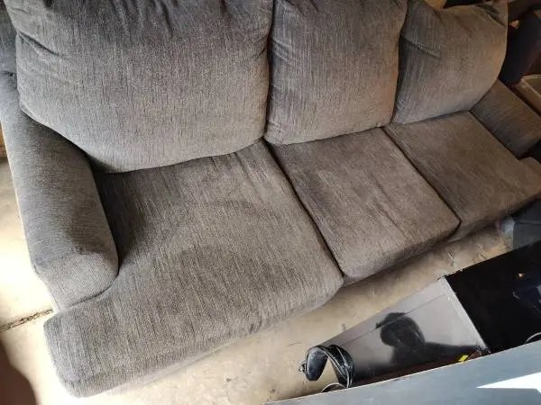 Couch (free delivery)