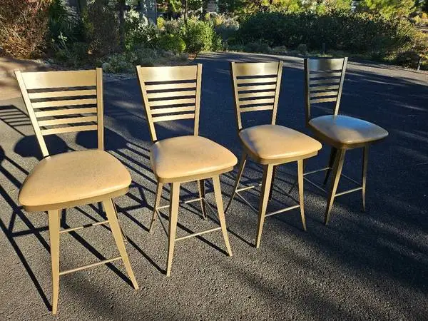 Bar Stools - Swivel - Like New Condition (4)