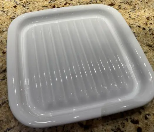 Microwave crisper plate