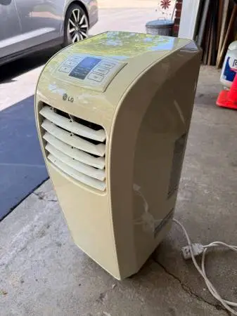 Portable LG Room Air Conditioner 8,000 BTU