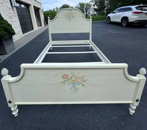 Vintage Full Size Ethan Allen Hand Painted Solid Wood Bed