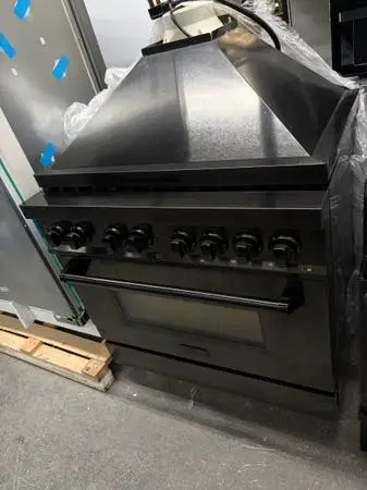 ZLINE RANGE AND HOOD