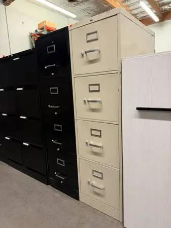 HON 4 Drawer Vertical File Cabinet / Filing Cabinets