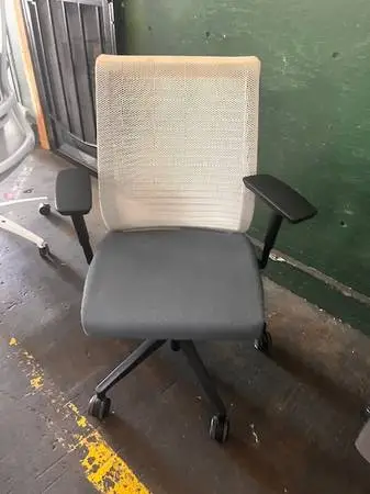 Steelcase Think Ergo Chairs-Off white mesh-Grey seating