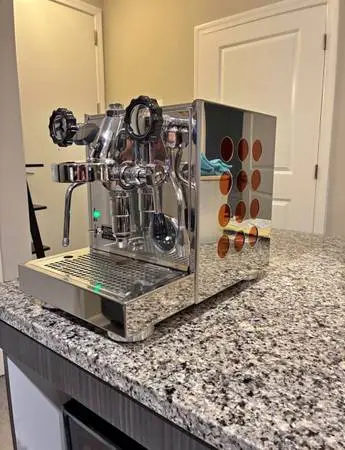 Rocket Espresso Appartamento Chrome Espresso Machine – Excellent Condition