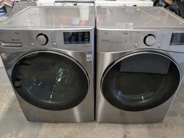 Like New LG HE Washer GAS Dryer set. Would DELIVER
