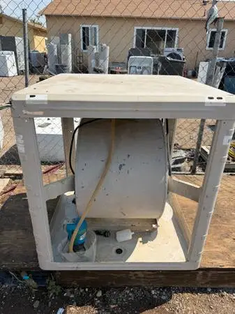 Down Draft 4000-4500 CFM’S Swamp Cooler For Sale $200 Or Best Offer