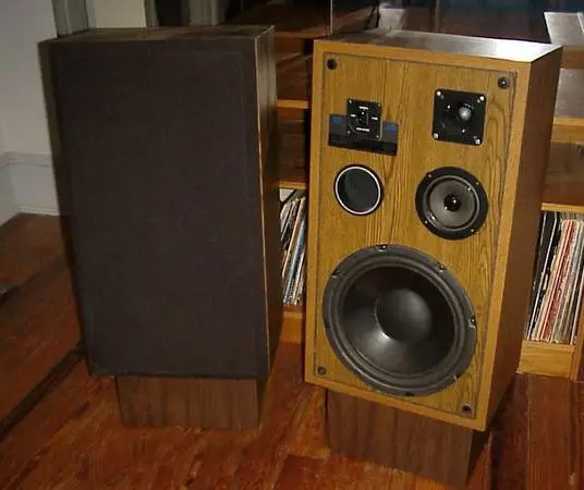 Club speakers w/ volume protection