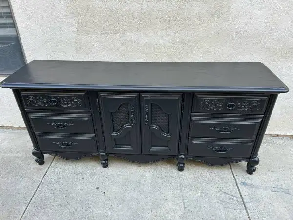 BEAUTIFUL 9 DRAWER WOODEN DRESSER CAN DELIVER LOCAL IF NEEDED