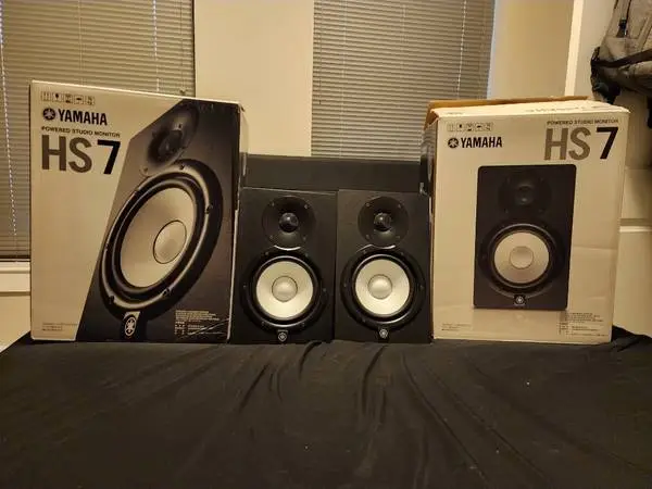 Yamaha HS7 Studio Monitors