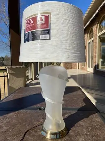 LAMP - Frosted clear base, 3-way bulb, 2 shades