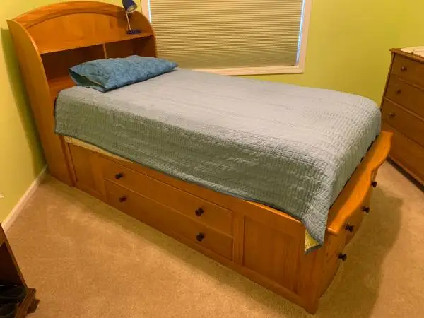 Bed, Twin, Platform, Captain with 6 Storage Drawers.