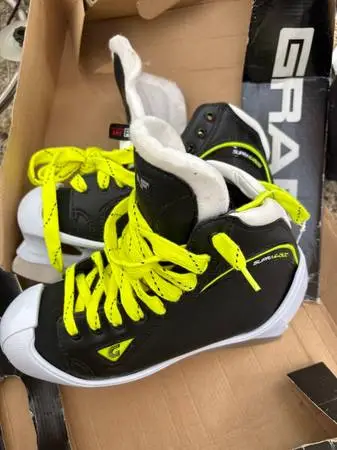 Hockey skates