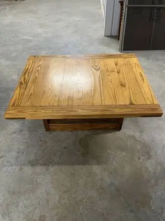 OAK COFFEE TABLE