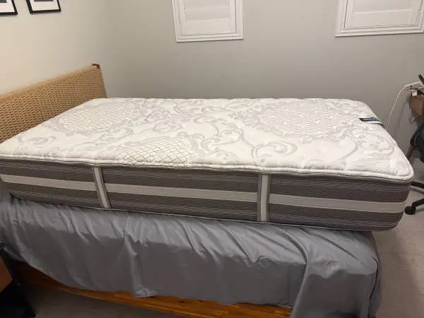 Simmons beautyrest twin mattress