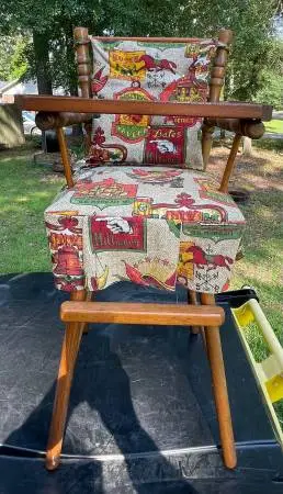 VINTAGE COUNTRY STYLE DOLL HIGH CHAIR