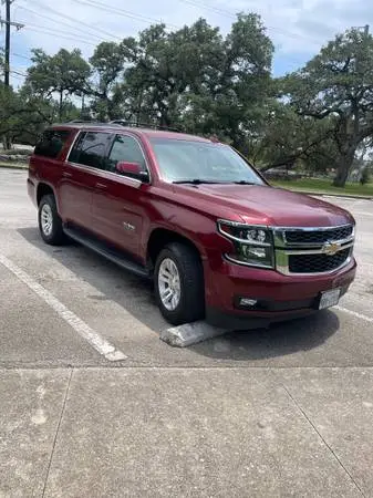 2018 Chevrolet Suburban $23,500 4 Door leather seats