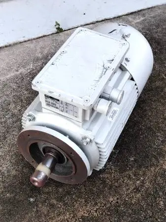 NEW - Lenze Electric Motor